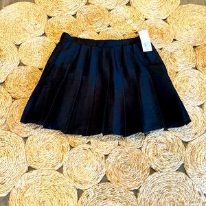 A black tennis skirt